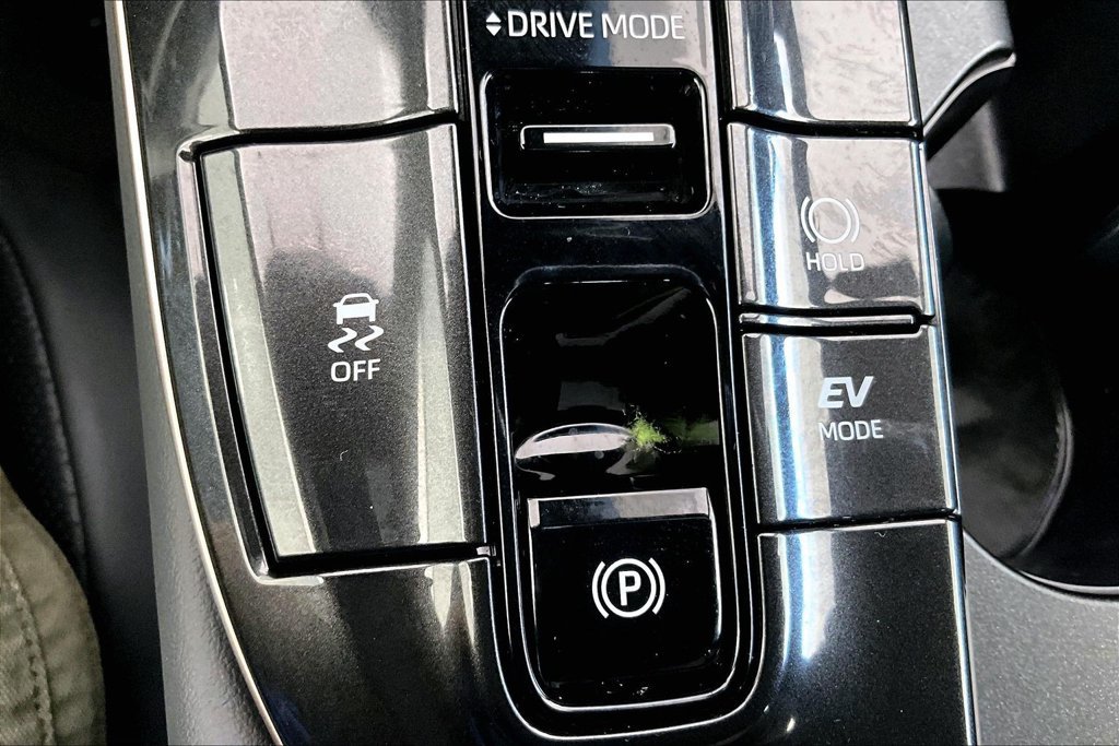 Certified 2026 Toyota Crown AWD/4WD image 15