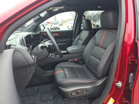 Used 2024 Chevrolet Traverse RS image 24