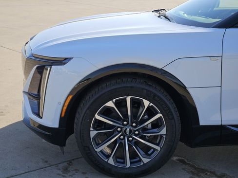New 2026 Cadillac Lyriq Sport w/ LPO, Floor Liner Package AWD/4WD image 6