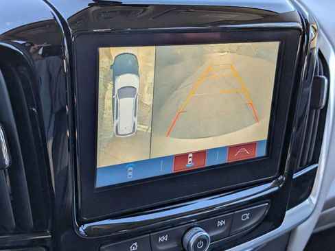 Used 2018 Chevrolet Traverse LT image 24