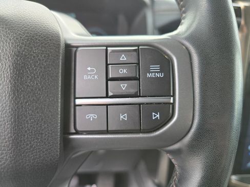 Used 2022 Ford F150 Lightning Lariat image 25