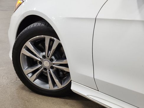 Used 2014 Mercedes-Benz E 350 4MATIC Luxury Wagon image 23