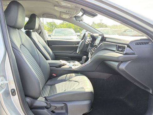Used 2024 Toyota Camry SE FWD image 17