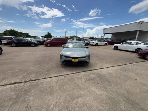 Used 2025 Kia K4 FWD image 15