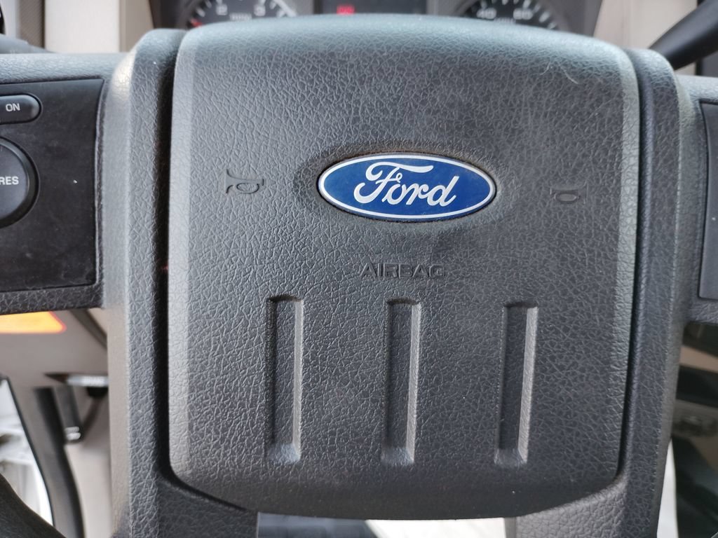 Used 2010 Ford F550 2WD Regular Cab Super Duty image 36