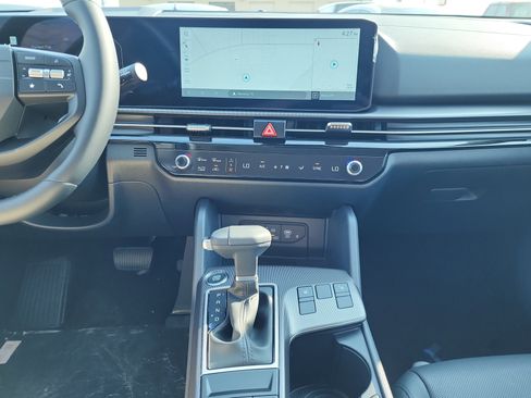 New 2026 Kia Sportage SX image 10