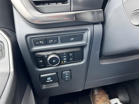 Used 2024 Ford F150 Lariat image 29