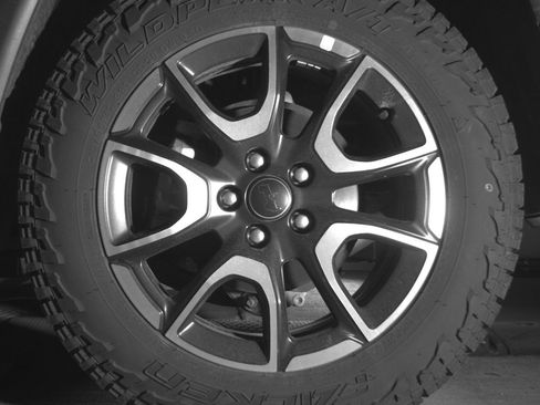 Used 2025 Jeep Compass Trailhawk image 14