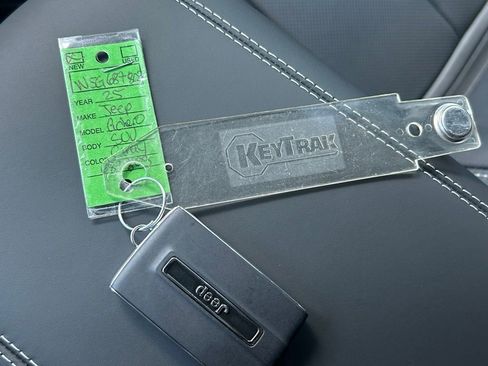 New 2025 Jeep Grand Cherokee Overland image 63