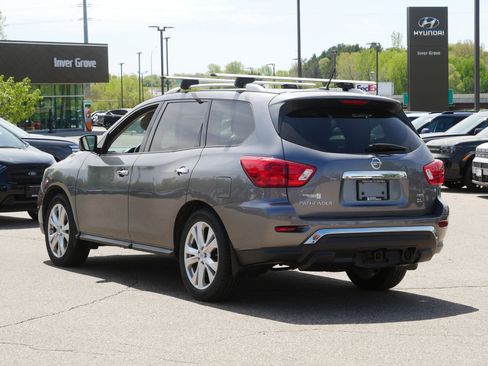 Used 2018 Nissan Pathfinder SL w/ SL Premium Package AWD/4WD image 8