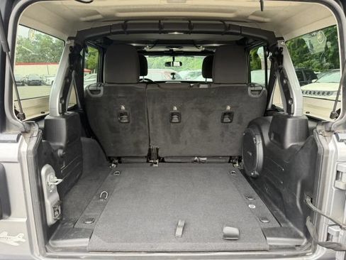 Used 2018 Jeep Wrangler Unlimited Sport S AWD/4WD image 13