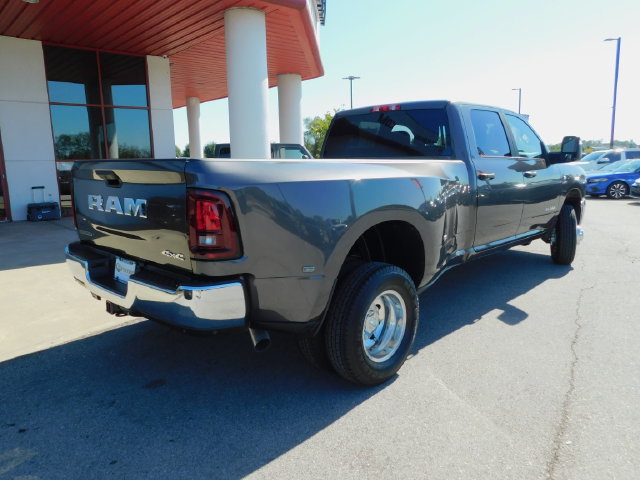 New 2026 RAM 3500 Big Horn AWD/4WD image 33