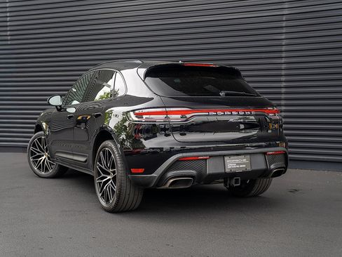 Certified 2023 Porsche Macan AWD/4WD image 3