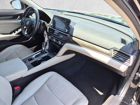 Used 2018 Honda Accord Touring image 22
