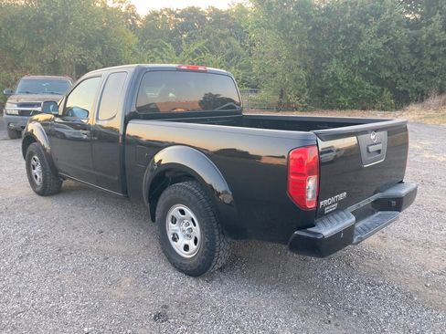 Used 2020 Nissan Frontier S RWD image 5