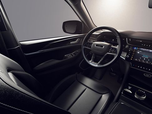 New 2026 Jeep Grand Cherokee L Limited AWD/4WD image 8