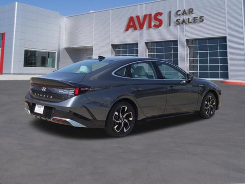 Used 2025 Hyundai Sonata SEL FWD image 6