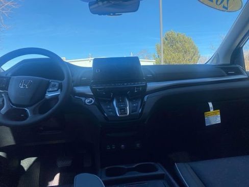 New 2026 Honda Odyssey Touring image 13