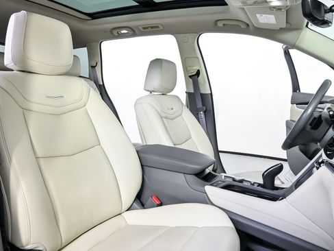 Used 2022 Cadillac XT6 Premium Luxury w/ Technology Package image 39