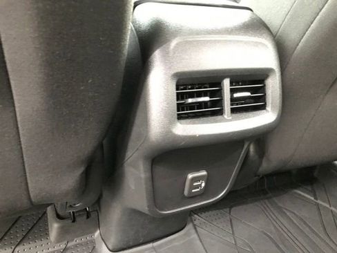 Used 2023 Chevrolet Equinox LS w/ LS Convenience Package image 17