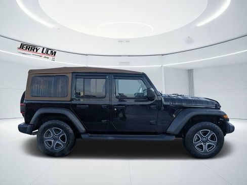 Used 2020 Jeep Wrangler Unlimited Sport AWD/4WD image 2