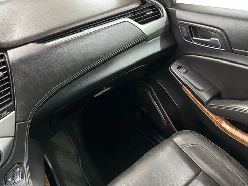 Used 2018 Chevrolet Suburban Premier image 32