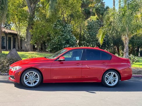 Used 2016 BMW 320i Sedan image 2