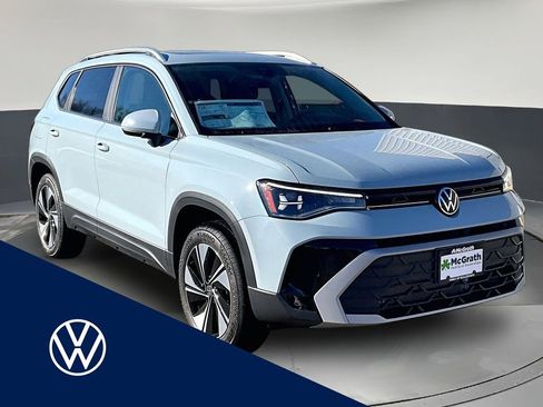 New 2026 Volkswagen Taos SE AWD/4WD image 1