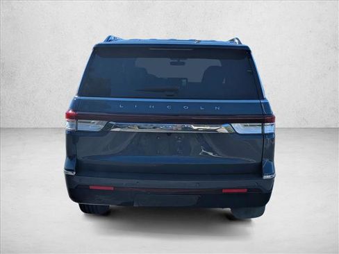 Used 2023 Lincoln Navigator L Reserve image 6