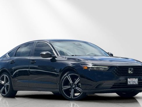 Used 2024 Honda Accord Sport image 2