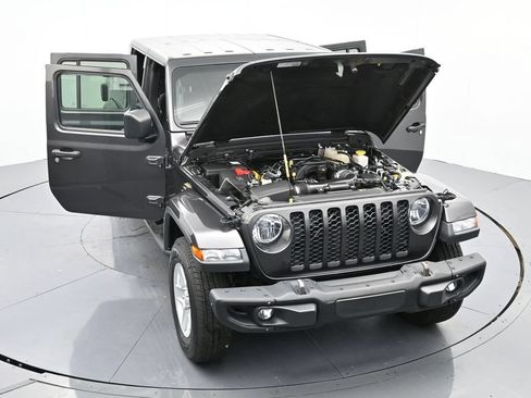 Used 2022 Jeep Gladiator Sport AWD/4WD image 37