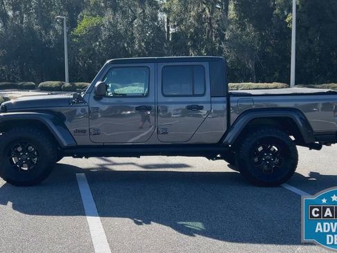 Used 2024 Jeep Gladiator Willys image 6