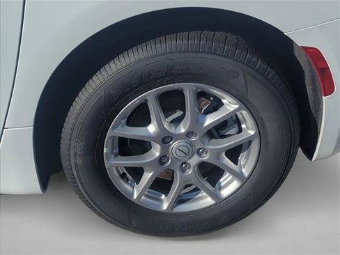 New 2026 Chrysler Pacifica Select image 9