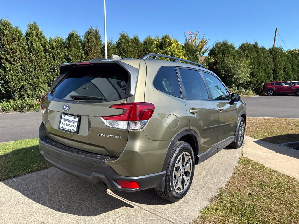 Used 2022 Subaru Forester Premium AWD/4WD image 4