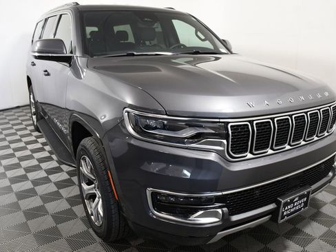Used 2022 Jeep Wagoneer Series II AWD/4WD image 9