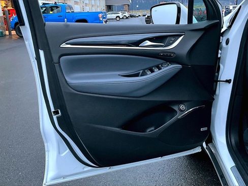 Used 2024 Buick Enclave Premium image 23