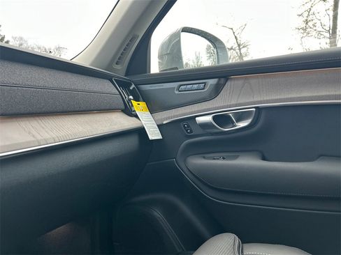 New 2026 Volvo XC90 B6 Ultra w/ Protection Package image 21