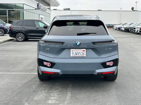 Used 2024 BMW iX xDrive50 w/ Sport Package AWD/4WD image 4