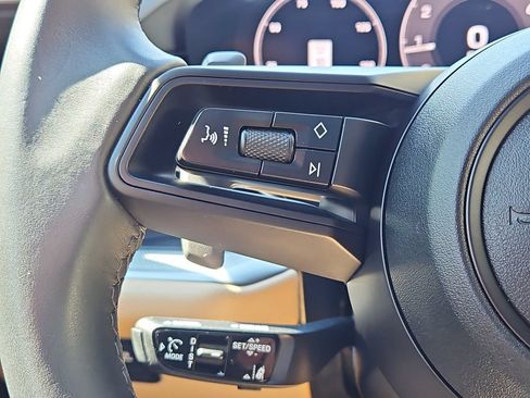 Certified 2025 Porsche Cayenne E-Hybrid AWD/4WD image 31