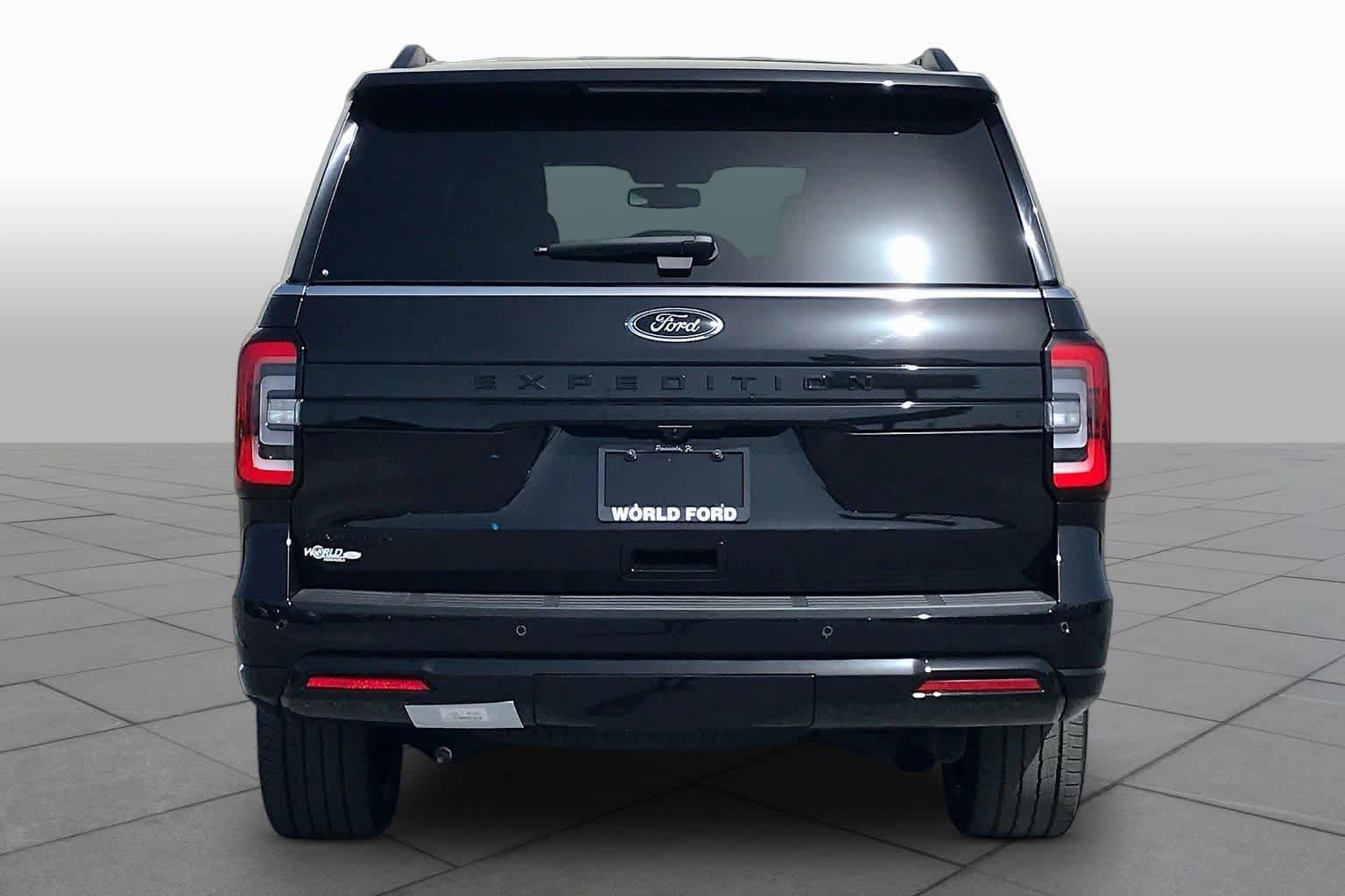 Used 2023 Ford Expedition Limited RWD image 5