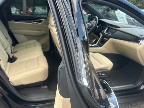 Used 2017 Cadillac XT5 Premium Luxury AWD/4WD image 7