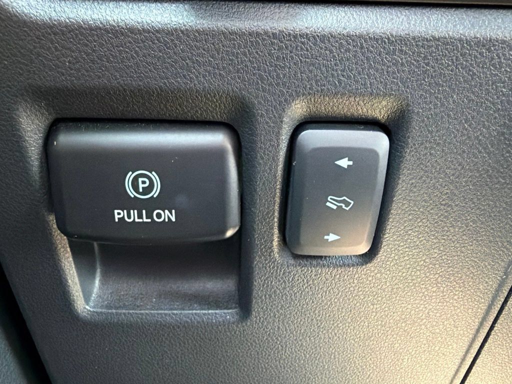 Used 2024 Ford Expedition Limited AWD/4WD image 20