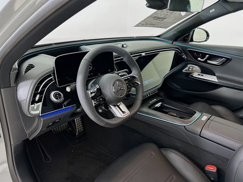 New 2026 Mercedes-Benz E 53 AMG e 4MATIC Sedan image 10