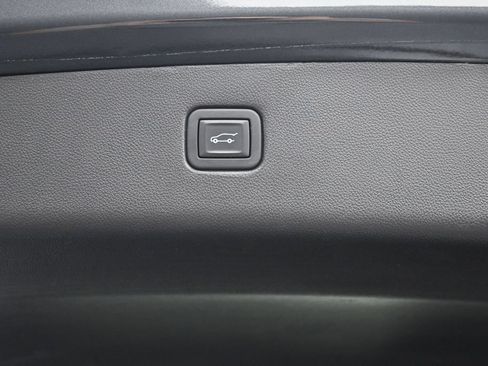 Used 2020 Chevrolet Blazer LT FWD image 14