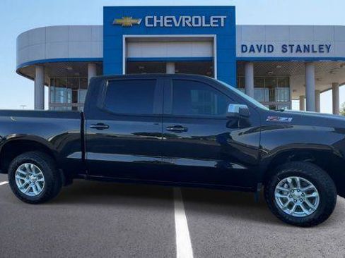 Used 2024 Chevrolet Silverado 1500 LT w/ Z71 Off-Road Package AWD/4WD image 9
