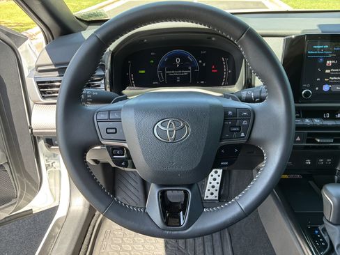 Used 2026 Toyota Camry SE FWD image 18