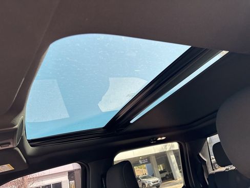 Used 2017 Ford F150 XLT w/ Equipment Group 302A Luxury image 7