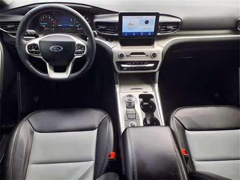 Used 2023 Ford Explorer XLT w/ Equipment Group 202A image 16