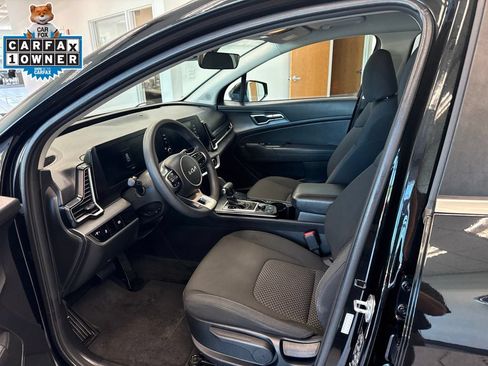 Used 2023 Kia Sportage LX AWD/4WD image 7