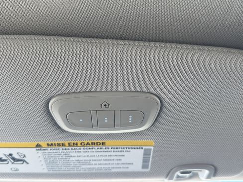 Used 2024 Chrysler Pacifica Limited image 29